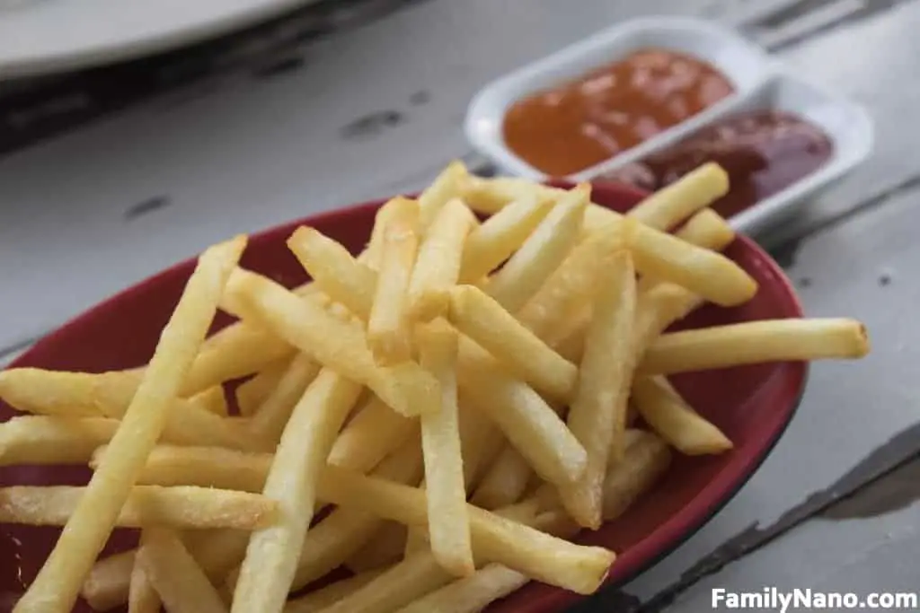 Fries potatoes