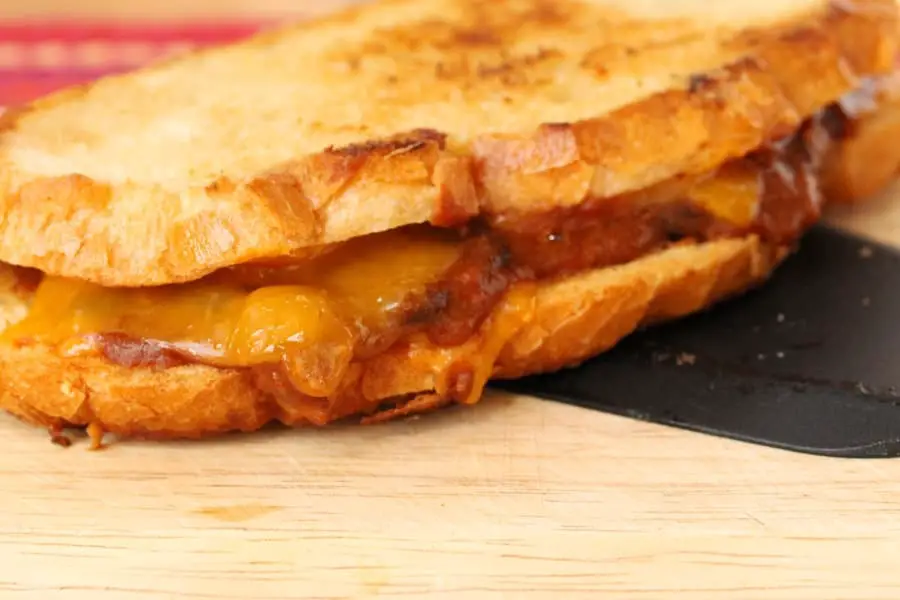 Chili grilled cheese sandwich -http://couponclippingcook.com
