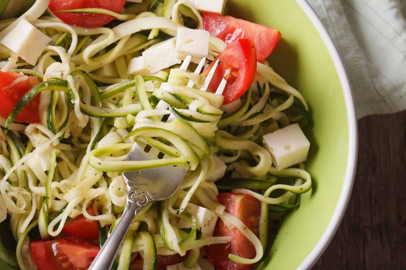 zucchini pasta with feta and tomatoes