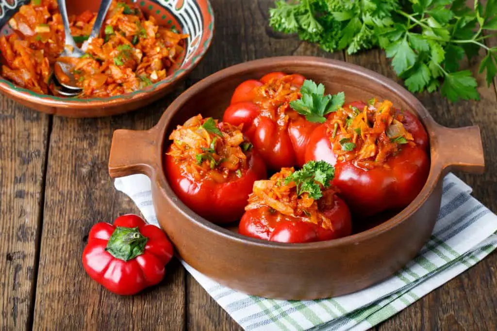 Sweet pepper stuffed with vegetables