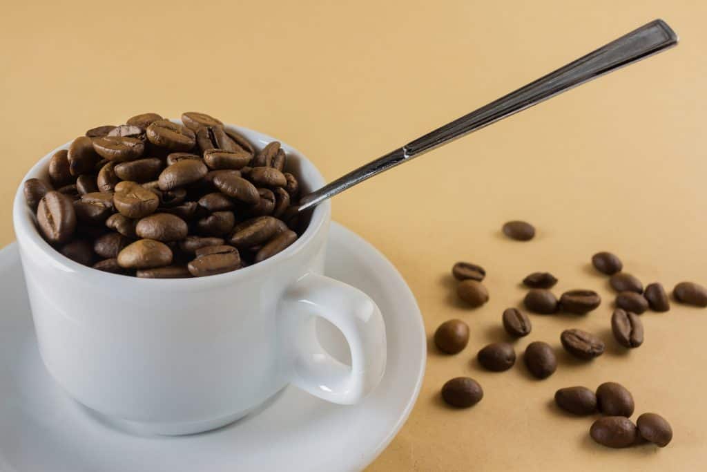 The A coffe cup with coffe beans
